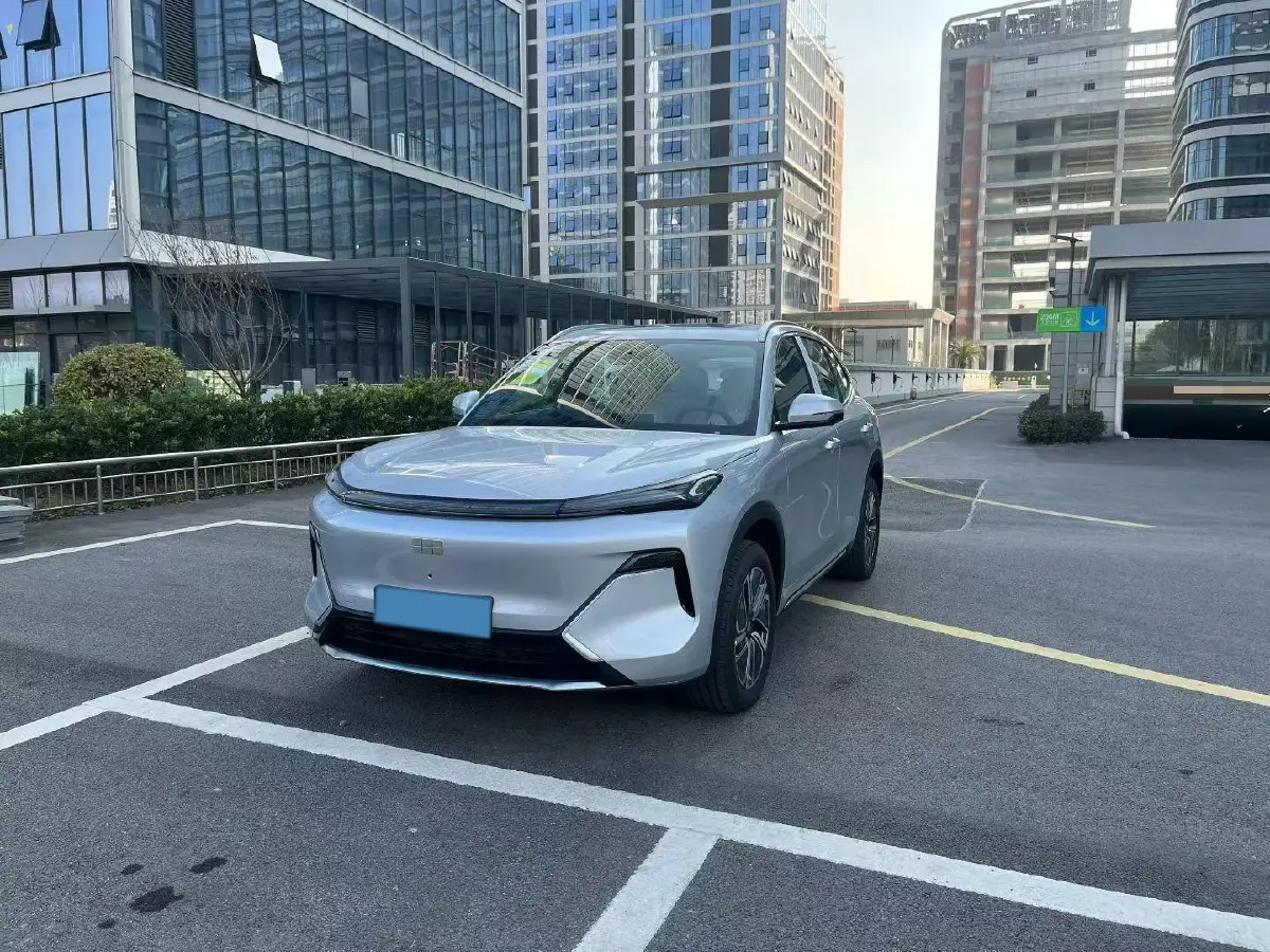 2025 LanDian E5 PLUS 1.5L 95HP L4 E-CVT PHEV 25KWH