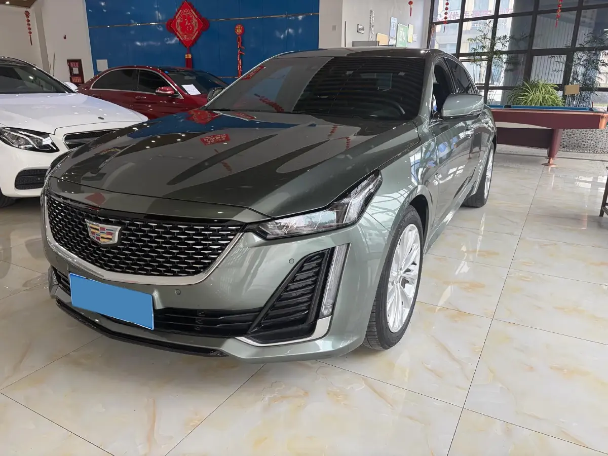 2023 Cadillac CT5 2.0T 237HP L4 10AT
