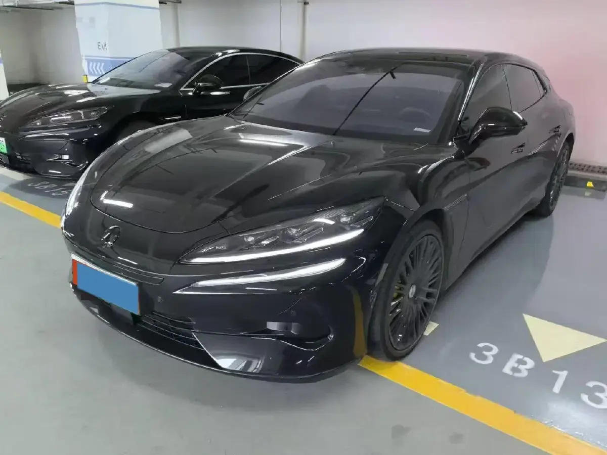 2024 Denza DenzaZ9GT 2.0T 207HP L4 E-CVT PHEV 38.5KWH