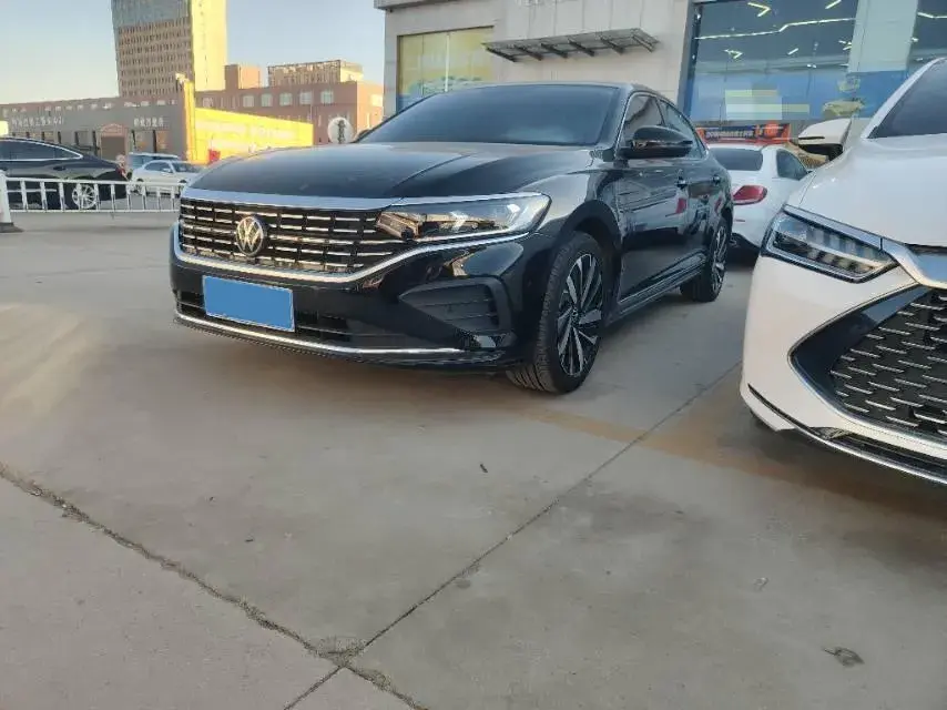 2024 Volkswagen Passat 2.0T 220HP L4 7DCT