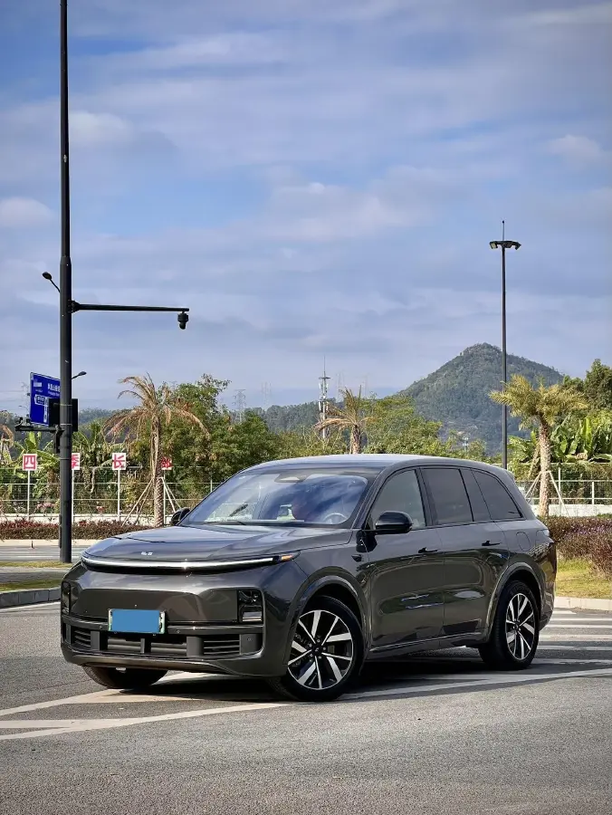 2023 Li L8 Range Extended 154HP REEV 40.9KWH