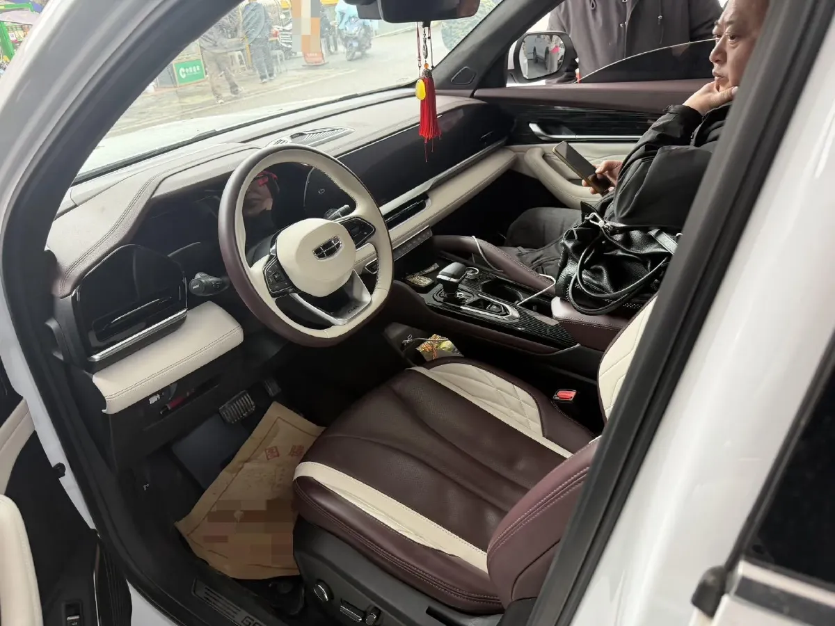 2021 Geely Monjaro 2.0T 218HP L4 7DCT,autocango,china used car exporter,china ev exporter,chinese used car exporter,chinese used ev exporter