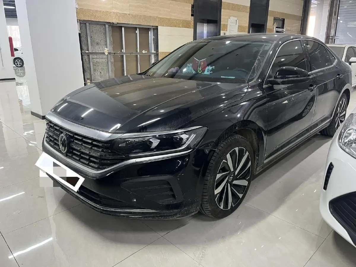 2024 Volkswagen Passat 2.0T 186HP L4 7DCT