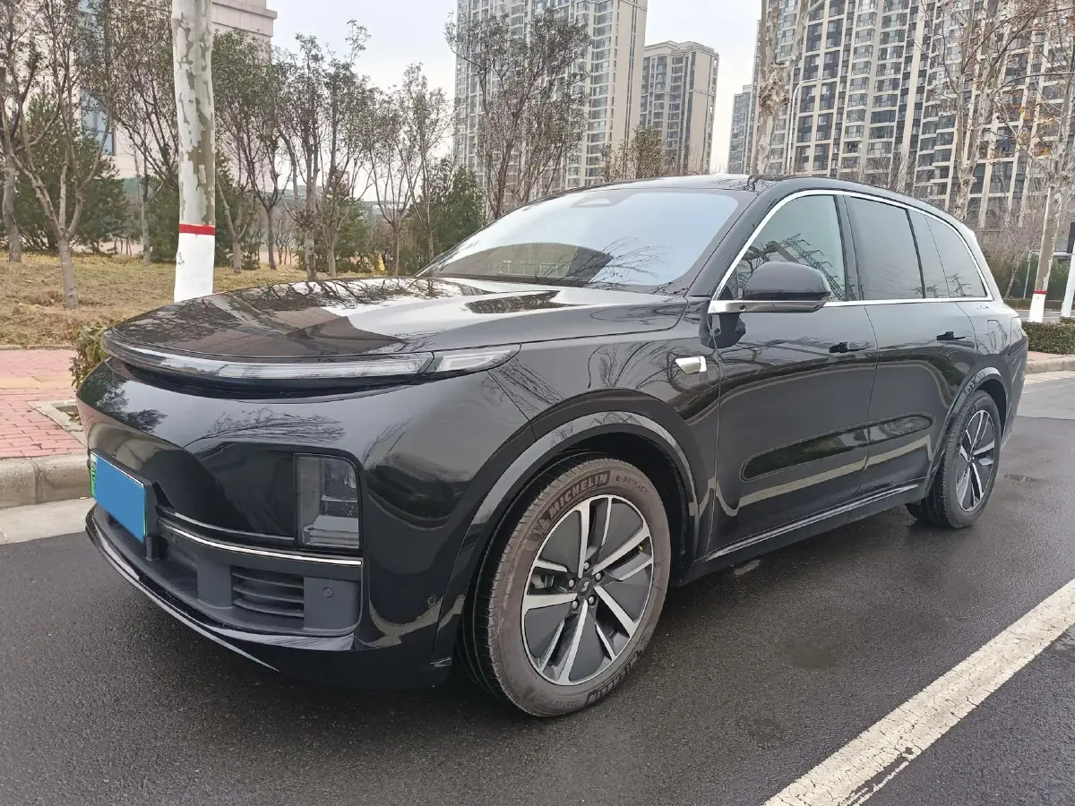 2024 Volvo S60 2.0T 197HP L4 7DCT