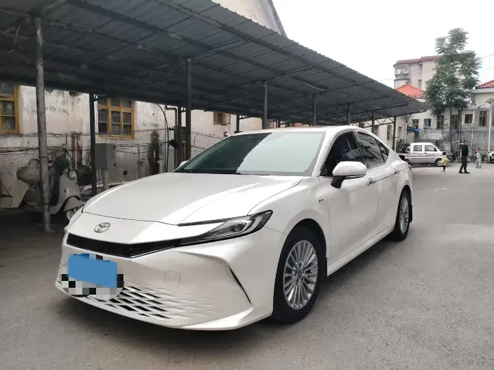 2024 Toyota Camry 2.0L 152HP L4 E-CVT Hybrid
