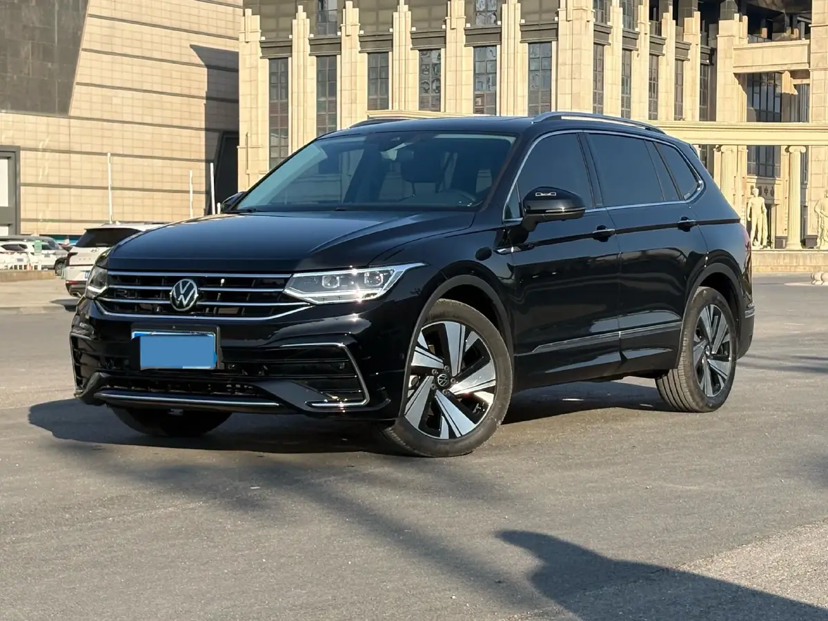 2023 Volkswagen Tiguan L 2.0T 186HP L4 7DCT