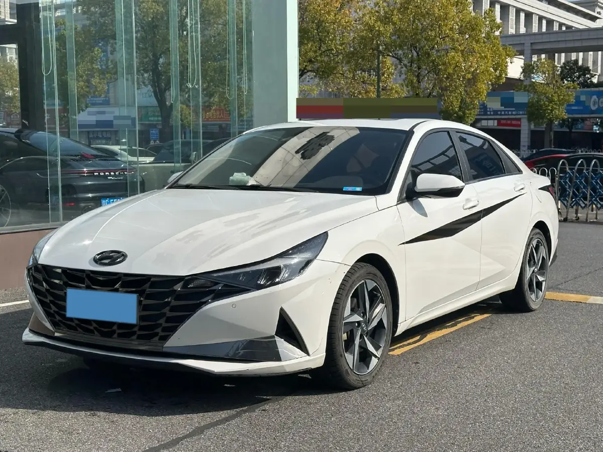 2022 Hyundai Elantra 1.5L 115HP L4 CVT