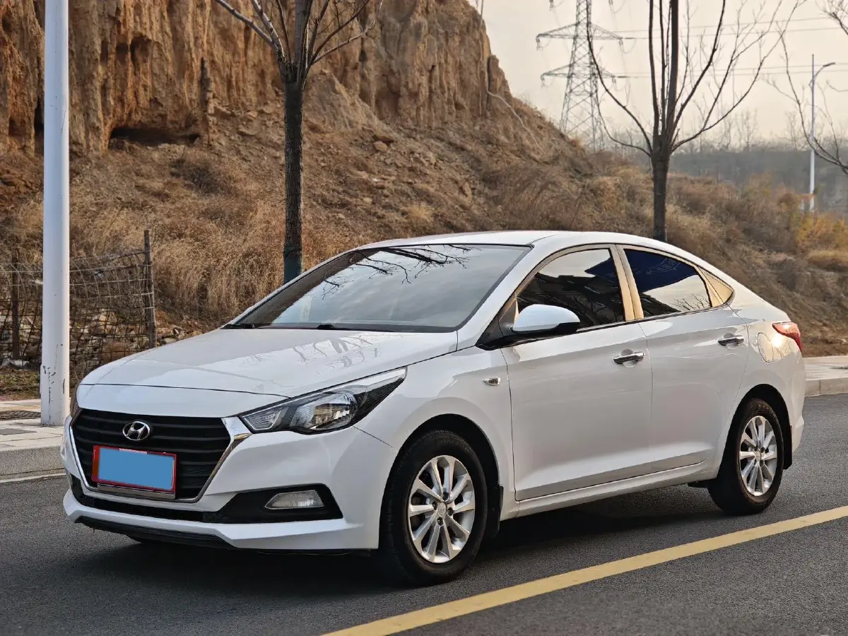 2016 Hyundai Verna 1.4L 100HP L4 6AT