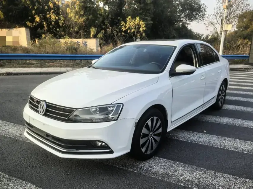 2018 Volkswagen Sagitar 1.2T 110HP L4 7DCT