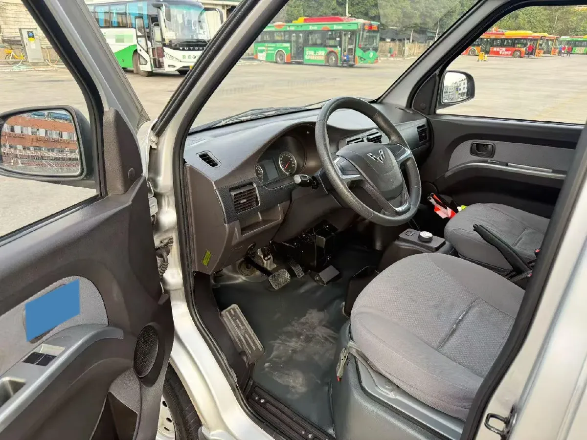 2022 WuLing RongGuang Mini Truck EV BEV 41.5KWH,autocango,china used car exporter,china ev exporter,chinese used car exporter,chinese used ev exporter