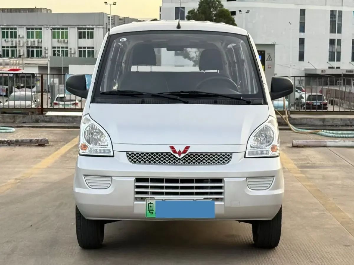 2022 WuLing RongGuang Mini Truck EV BEV 41.5KWH,autocango,china used car exporter,china ev exporter,chinese used car exporter,chinese used ev exporter