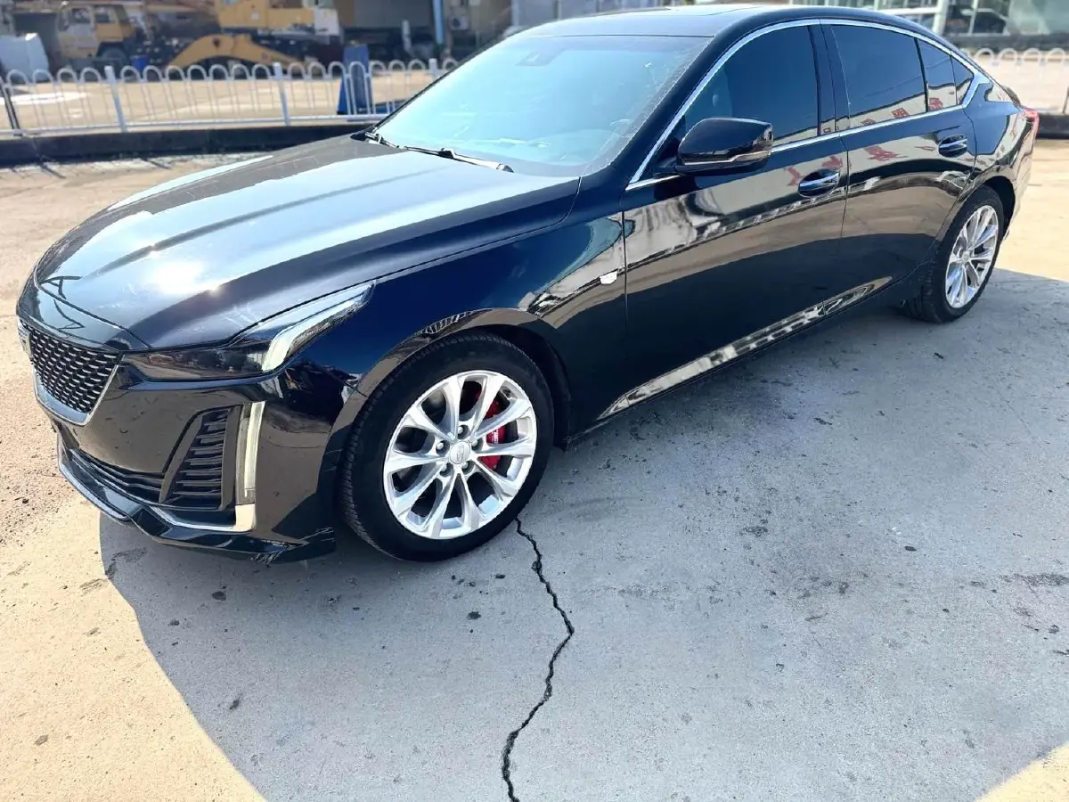 2021 Cadillac CT5 2.0T 237HP L4 10AT