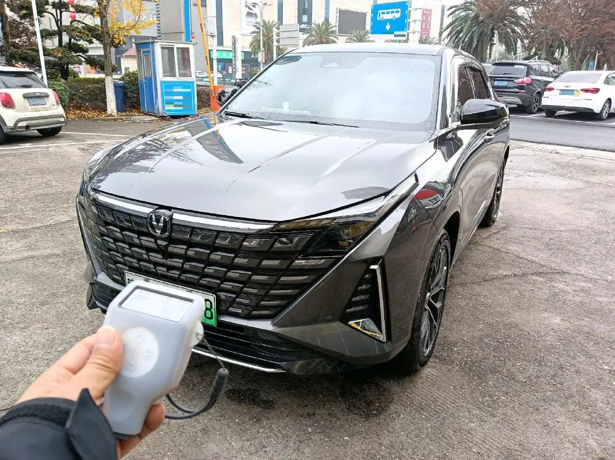 2024 ChangAn UNI-Z 1.5L 98HP L4 E-CVT PHEV 18.4KWH