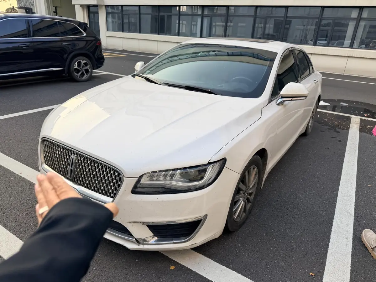 2019 Lincoln MKZ 2.0T 203HP L4 6AT
