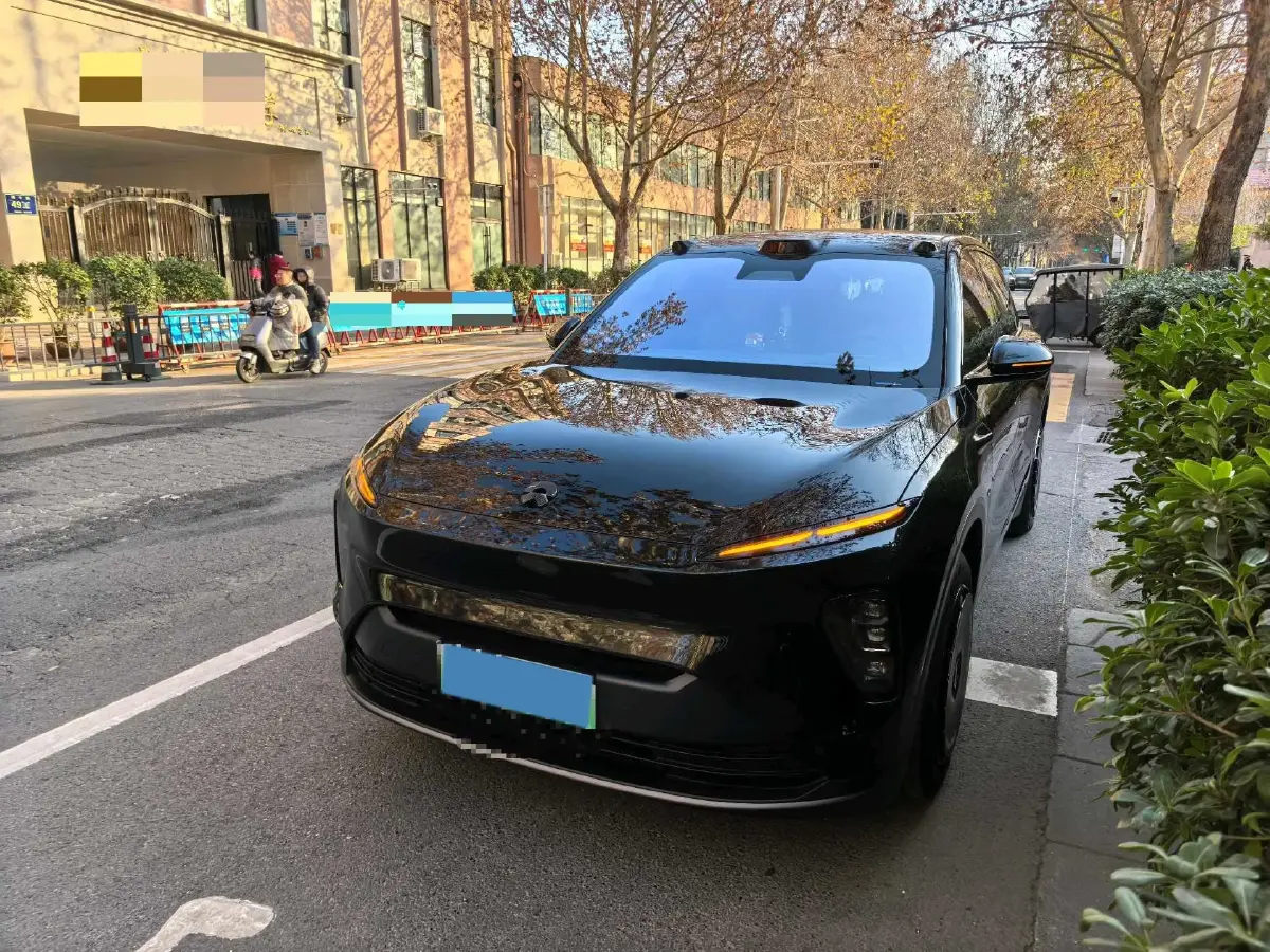 2023 NIO ES8 BEV 75KWH