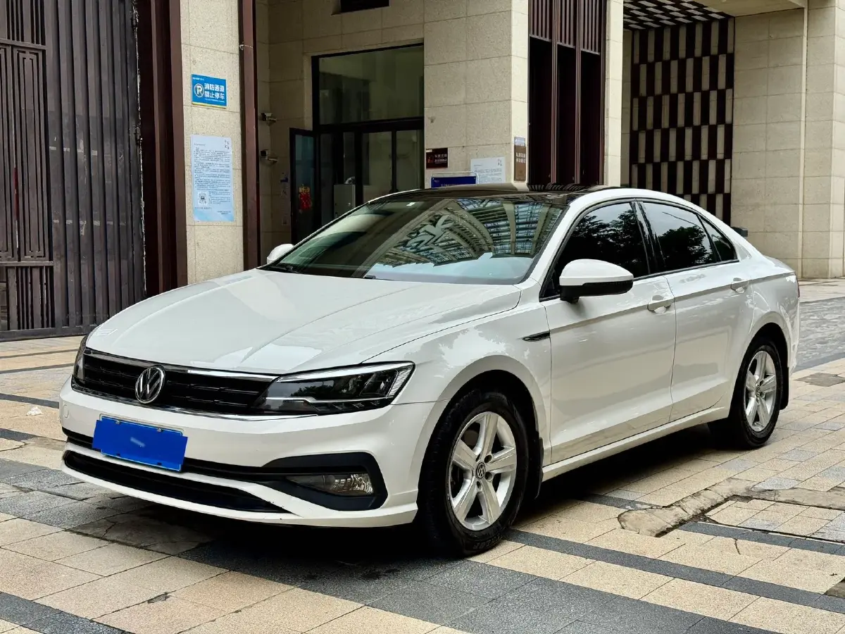2019 Volkswagen T-Cross 1.4T 150HP L4 7DCT