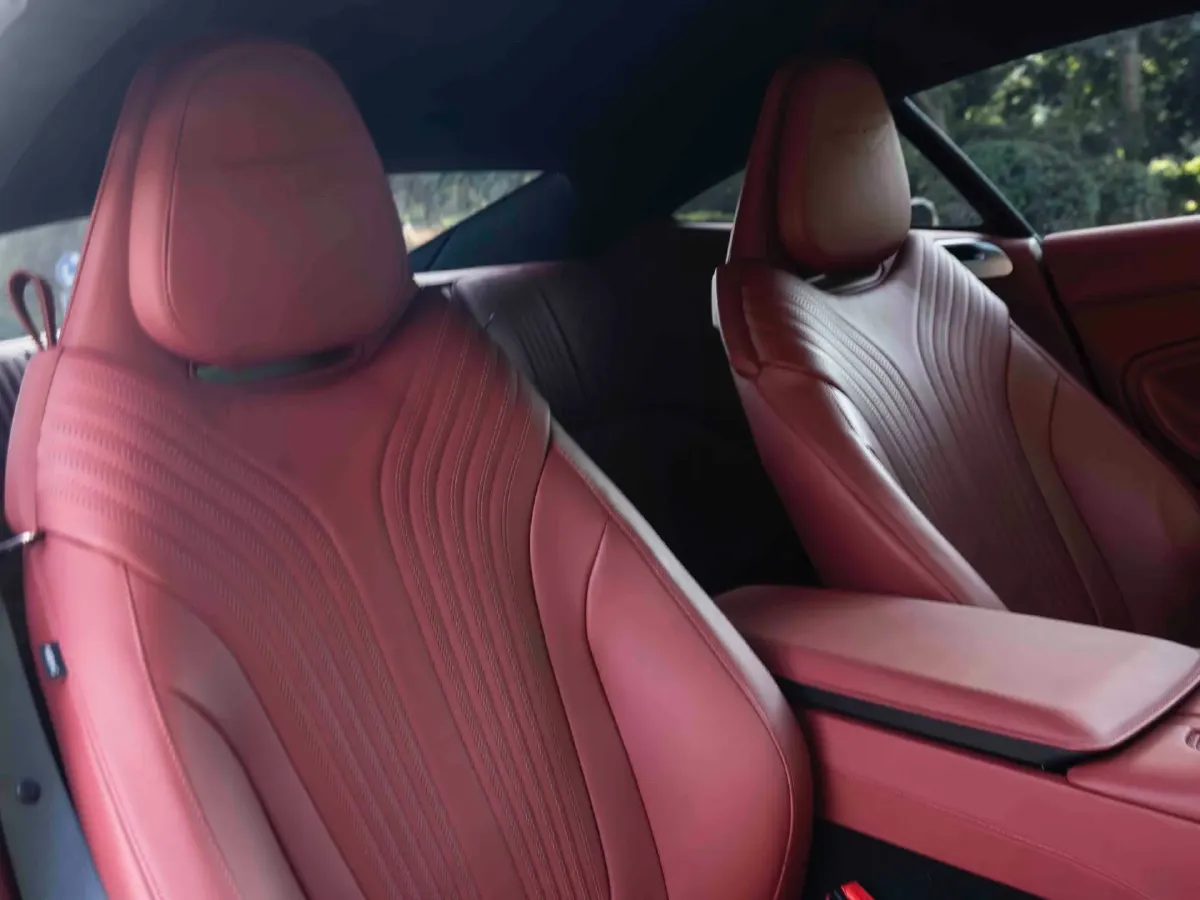 2022 Aston Martin DB11 4.0T 534HP V8 8AT,autocango,china used car exporter,china ev exporter,chinese used car exporter,chinese used ev exporter