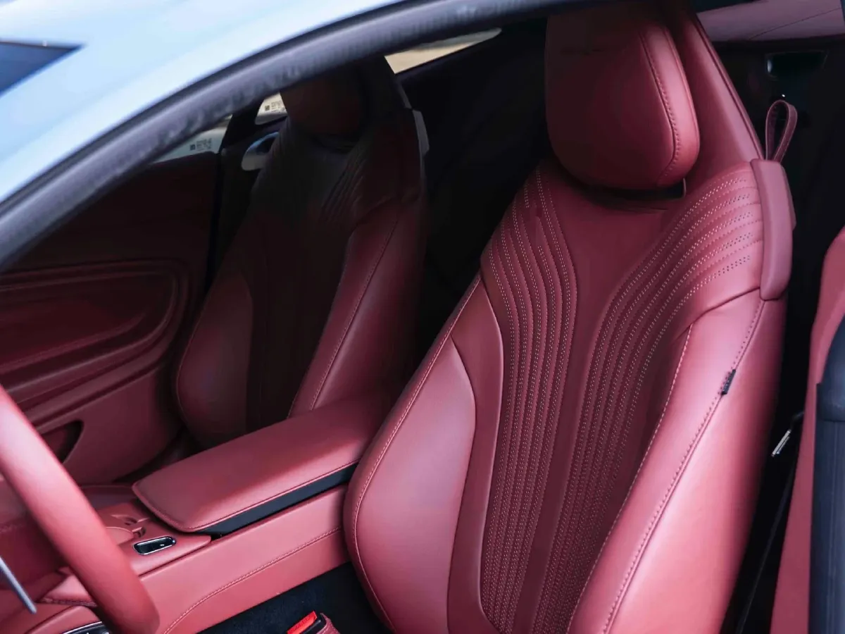 2022 Aston Martin DB11 4.0T 534HP V8 8AT,autocango,china used car exporter,china ev exporter,chinese used car exporter,chinese used ev exporter