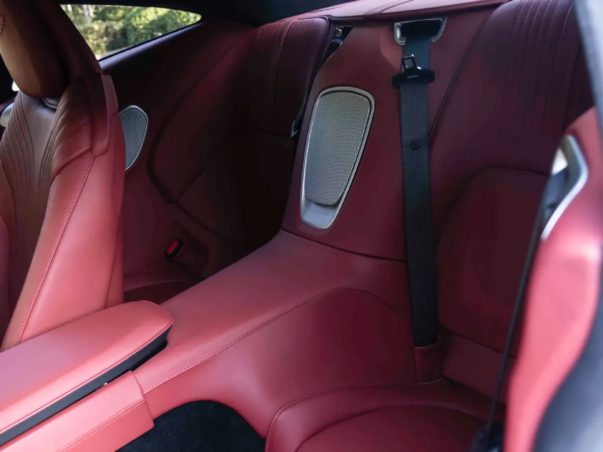 2022 Aston Martin DB11 4.0T 534HP V8 8AT,autocango,china used car exporter,china ev exporter,chinese used car exporter,chinese used ev exporter