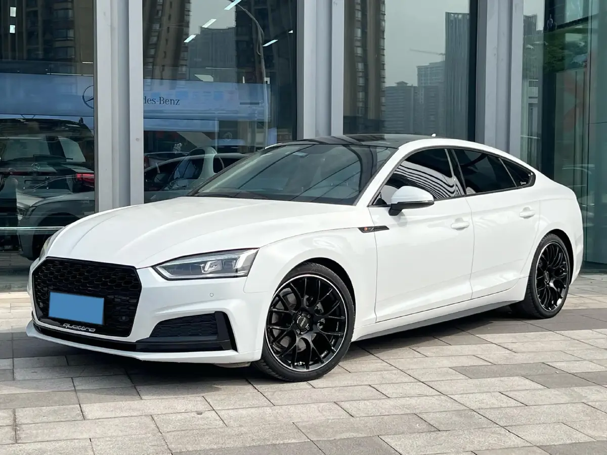 2019 Alfa Romeo Giulia 2.0T 280HP L4 8AT