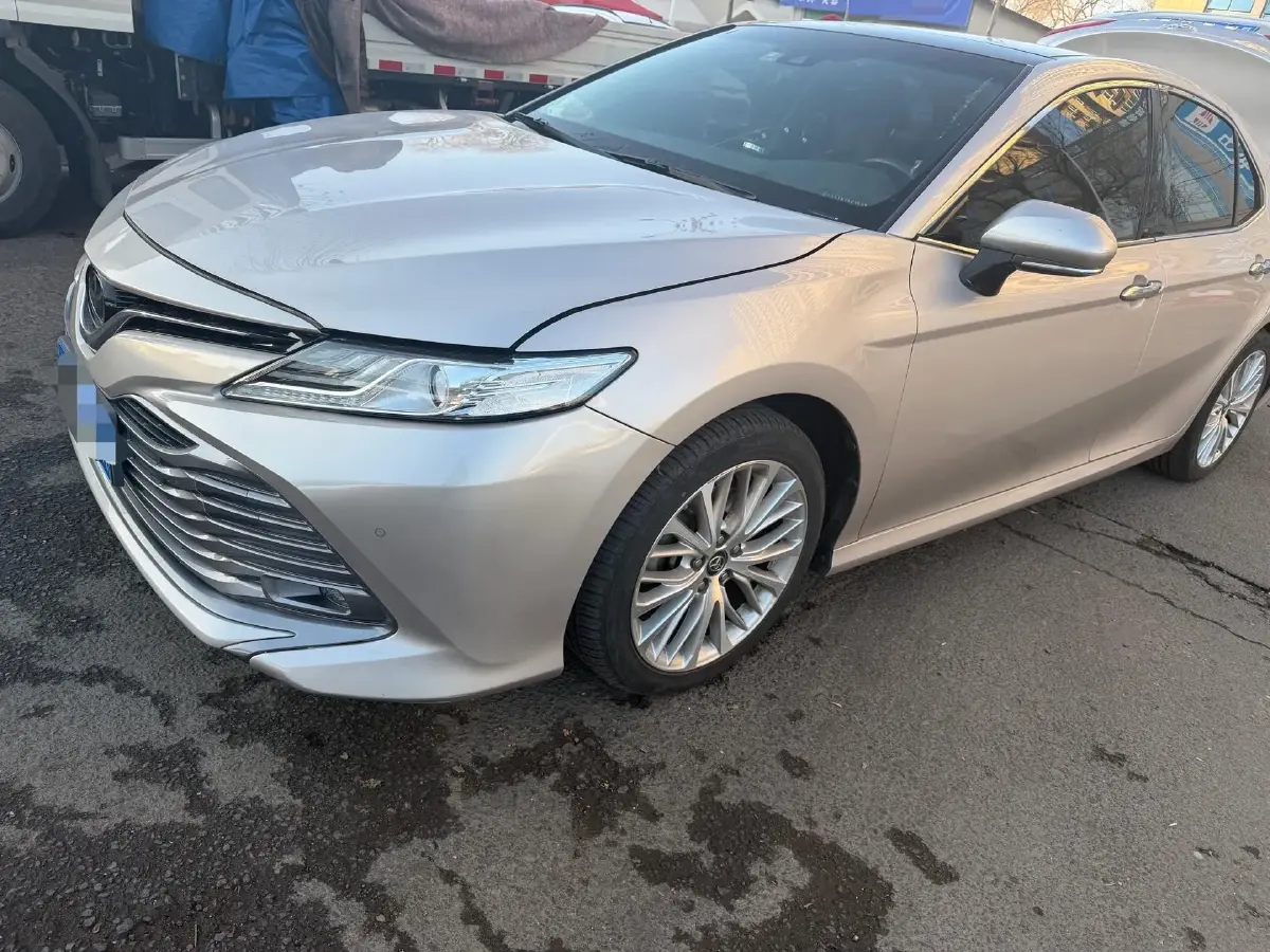 2019 Toyota Camry 2.5L 209HP L4 8AT
