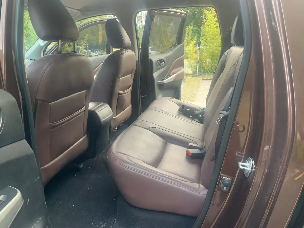2021 Nissan Navara 2.5L 193HP L4 6MT,autocango,china used car exporter,china ev exporter,chinese used car exporter,chinese used ev exporter