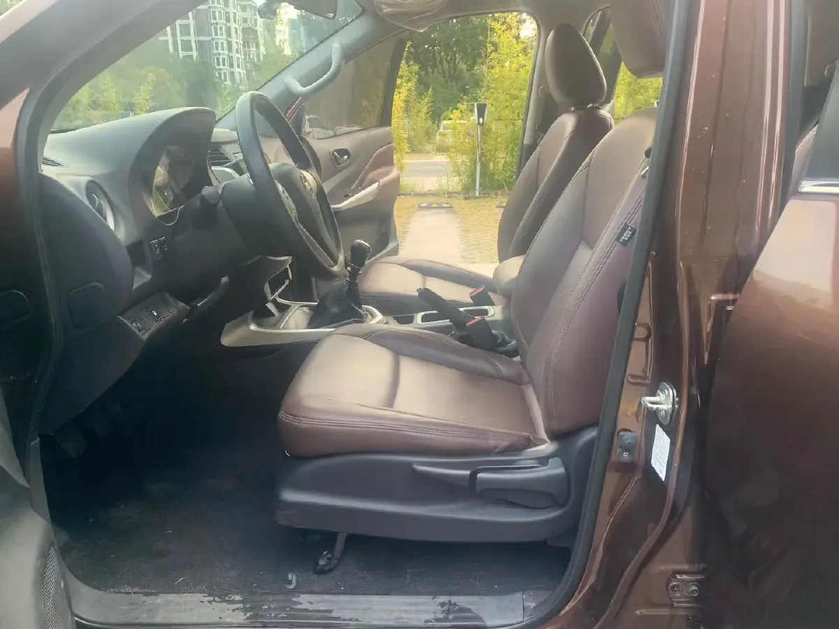 2021 Nissan Navara 2.5L 193HP L4 6MT,autocango,china used car exporter,china ev exporter,chinese used car exporter,chinese used ev exporter