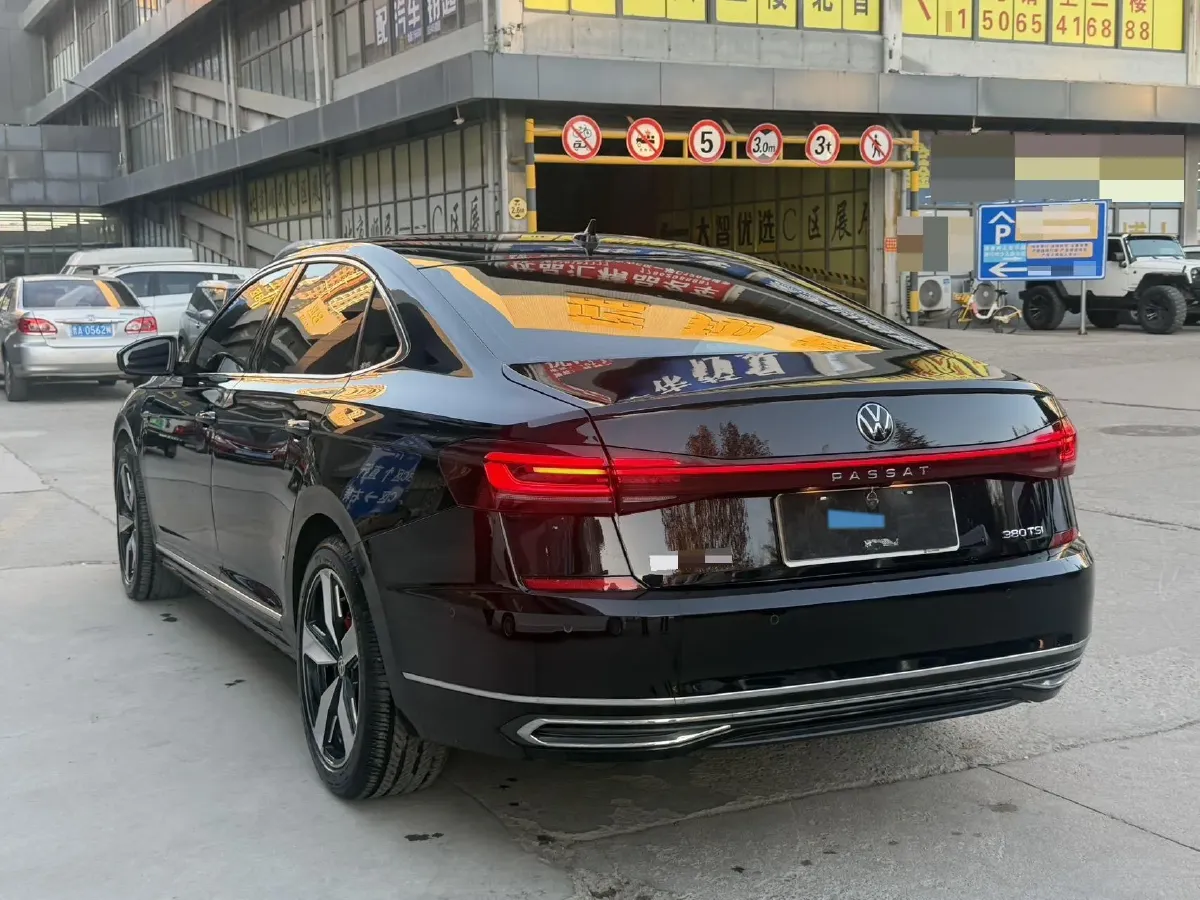 2024 Volkswagen Passat 2.0T 220HP L4 7DCT,autocango,china used car exporter,china ev exporter,chinese used car exporter,chinese used ev exporter