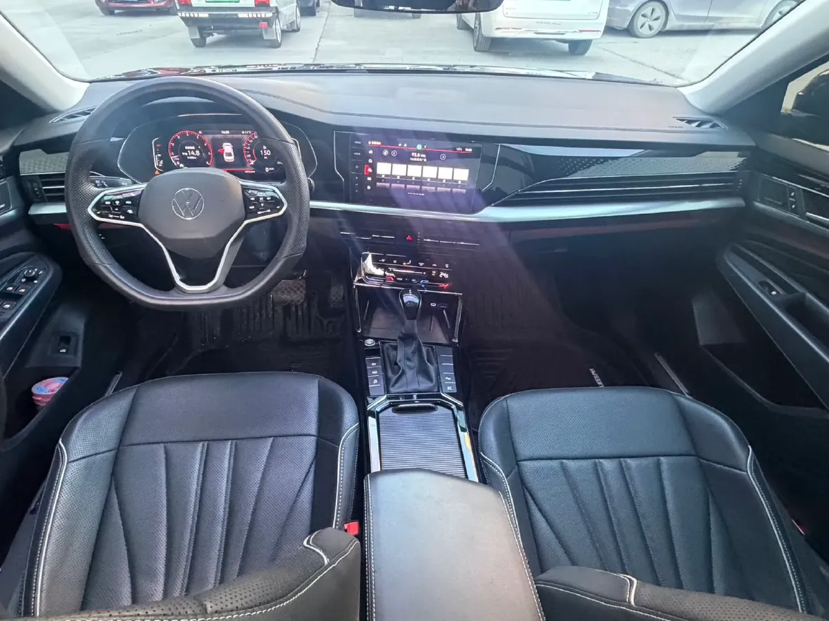 2024 Volkswagen Passat 2.0T 220HP L4 7DCT,autocango,china used car exporter,china ev exporter,chinese used car exporter,chinese used ev exporter