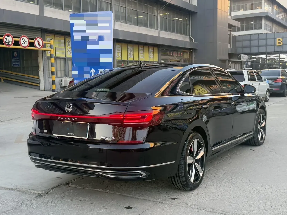 2024 Volkswagen Passat 2.0T 220HP L4 7DCT,autocango,china used car exporter,china ev exporter,chinese used car exporter,chinese used ev exporter