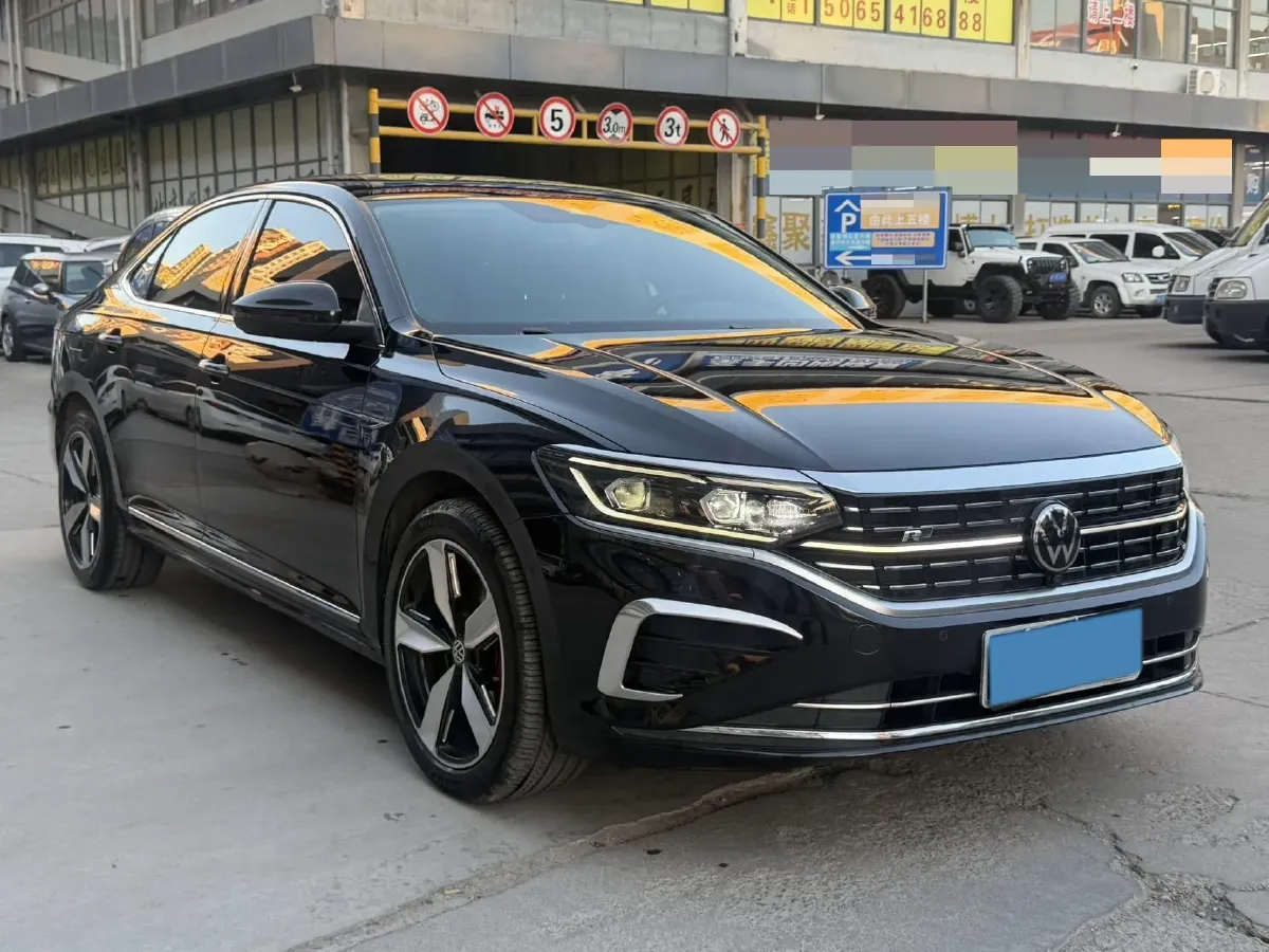 2024 Volkswagen Passat 2.0T 220HP L4 7DCT,autocango,china used car exporter,china ev exporter,chinese used car exporter,chinese used ev exporter