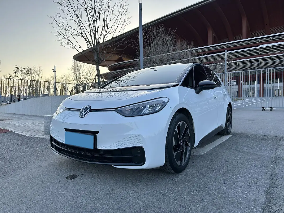 2025 Volkswagen ID.3 BEV 52.8KWH