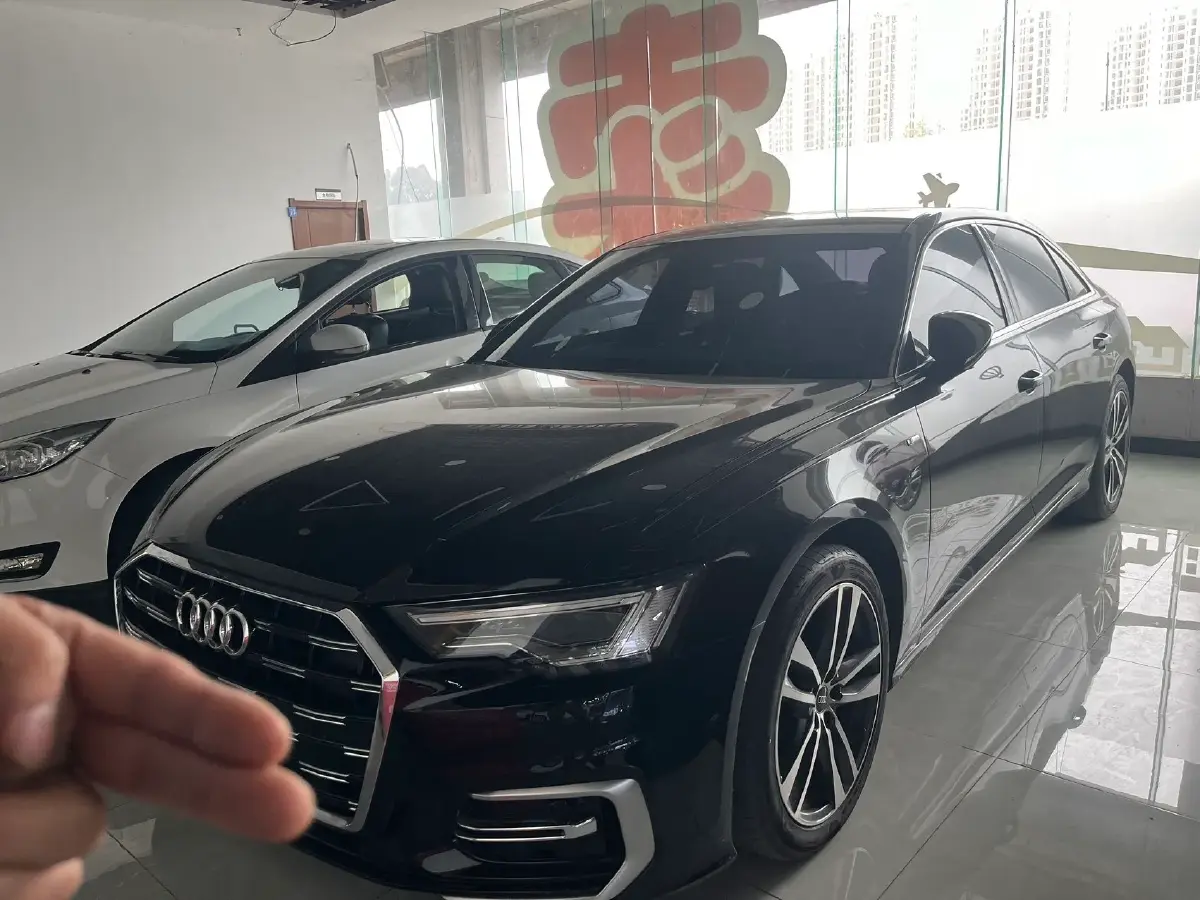 2023 Audi A6L 2.0T 190HP L4 7DCT