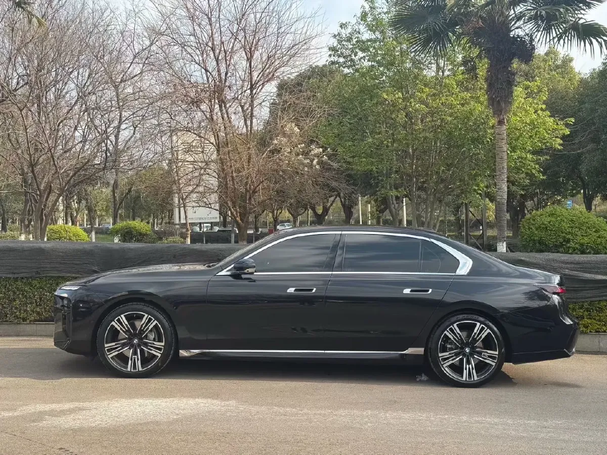 2023 BMW 7 Series 3.0T 381HP L6 8AT,autocango,china used car exporter,china ev exporter,chinese used car exporter,chinese used ev exporter
