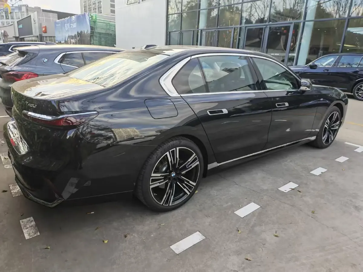 2023 BMW 7 Series 3.0T 381HP L6 8AT,autocango,china used car exporter,china ev exporter,chinese used car exporter,chinese used ev exporter