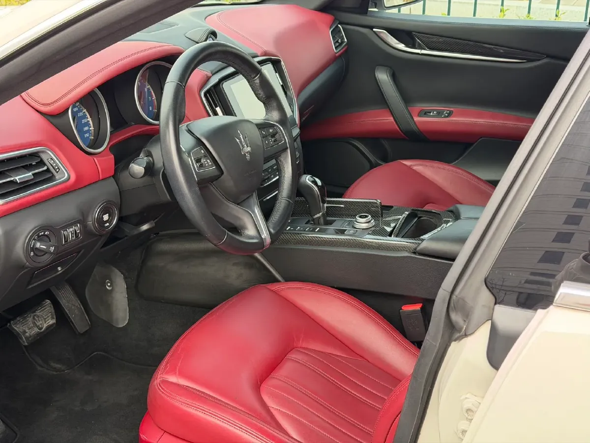 2018 Maserati Ghibli 3.0T 350HP V6 8AT,autocango,china used car exporter,china ev exporter,chinese used car exporter,chinese used ev exporter
