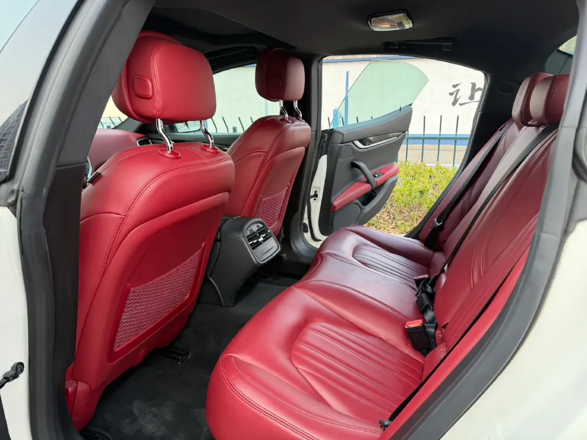 2018 Maserati Ghibli 3.0T 350HP V6 8AT,autocango,china used car exporter,china ev exporter,chinese used car exporter,chinese used ev exporter