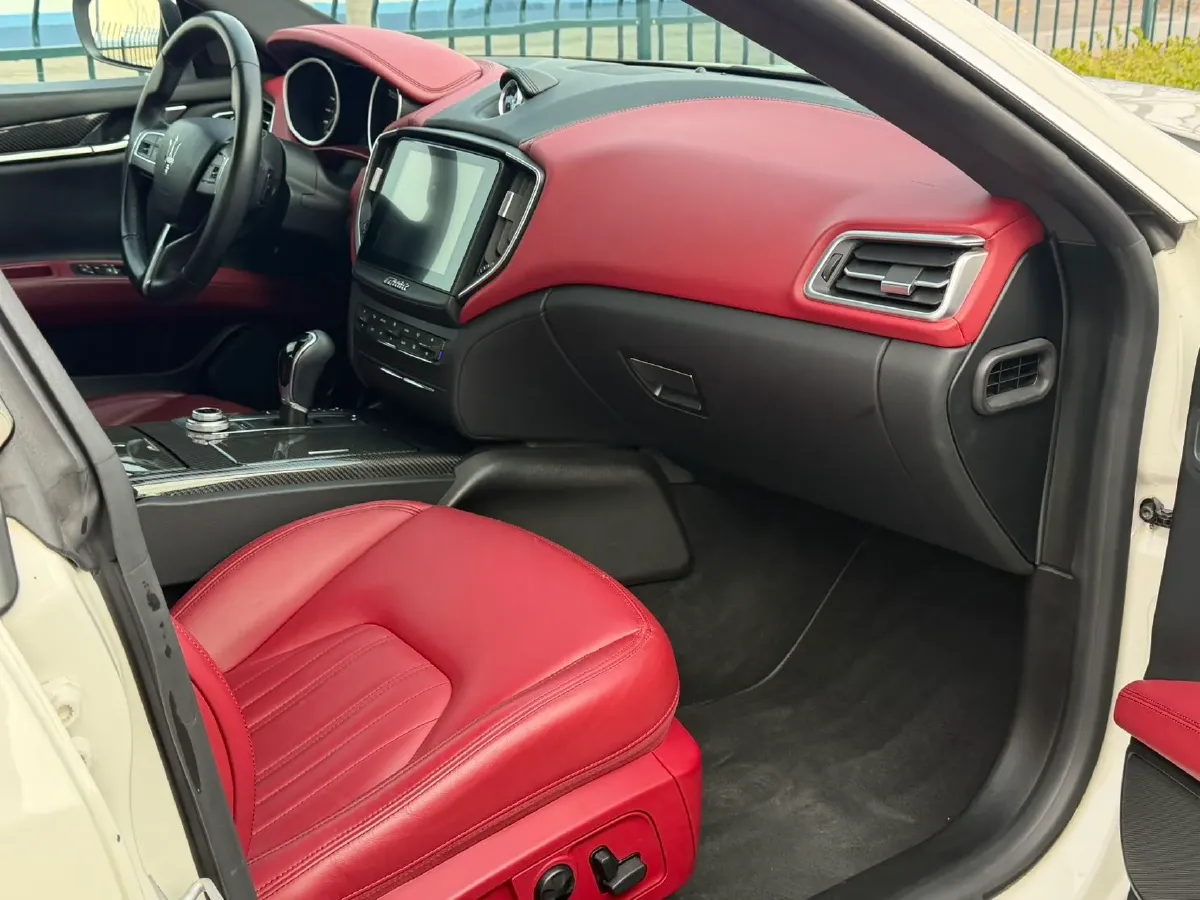 2018 Maserati Ghibli 3.0T 350HP V6 8AT,autocango,china used car exporter,china ev exporter,chinese used car exporter,chinese used ev exporter