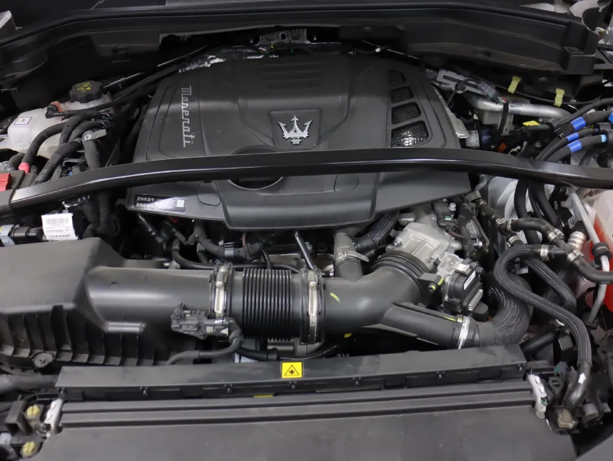 2023 Maserati Grecale 2.0T 300HP L4 8AT,autocango,china used car exporter,china ev exporter,chinese used car exporter,chinese used ev exporter