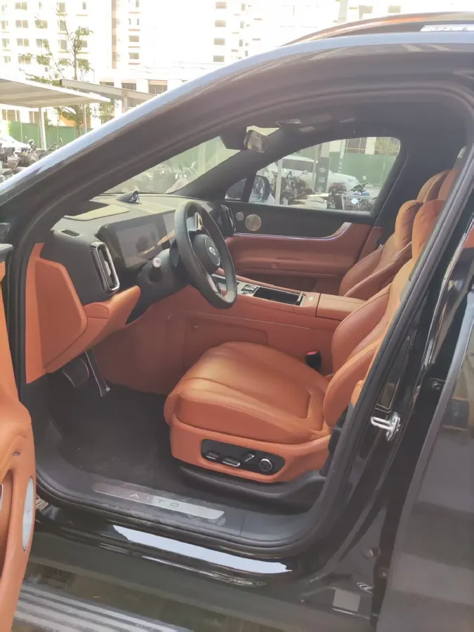 2025 AITO AITO M9 REEV 160HP REEV 52KWH,autocango,china used car exporter,china ev exporter,chinese used car exporter,chinese used ev exporter