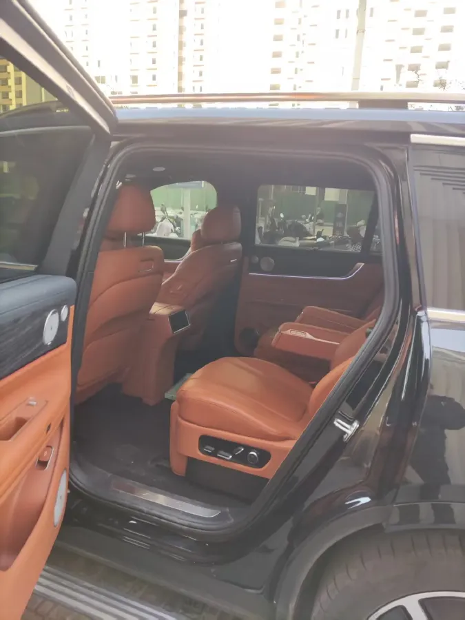 2025 AITO AITO M9 REEV 160HP REEV 52KWH,autocango,china used car exporter,china ev exporter,chinese used car exporter,chinese used ev exporter