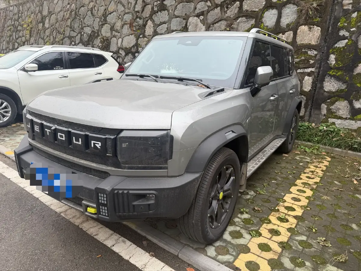 2023 Jetour Traveller 2.0T 254HP L4 7DCT