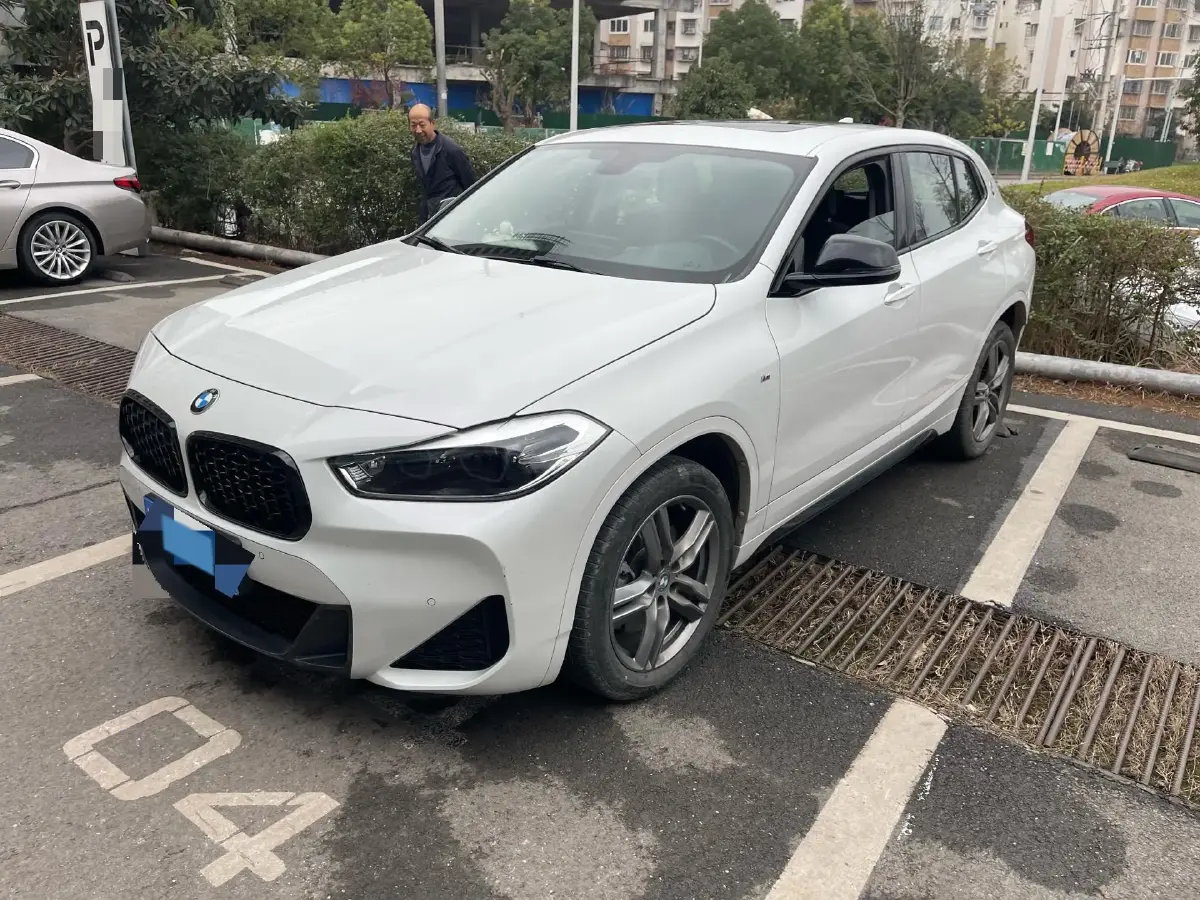 2023 BMW X2 2.0T 178HP L4 7DCT