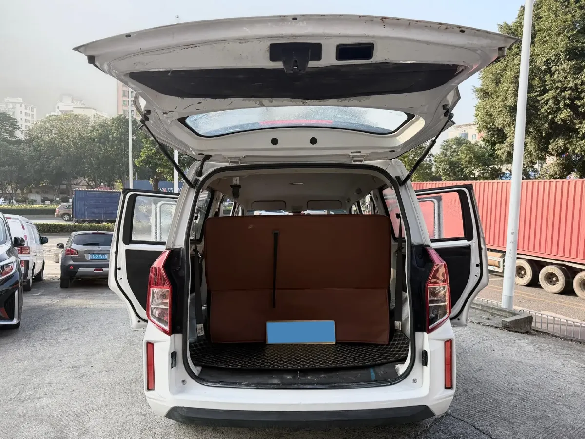 2020 BaoJun RC-5 1.5L 99HP L4 6MT,autocango,china used car exporter,china ev exporter,chinese used car exporter,chinese used ev exporter