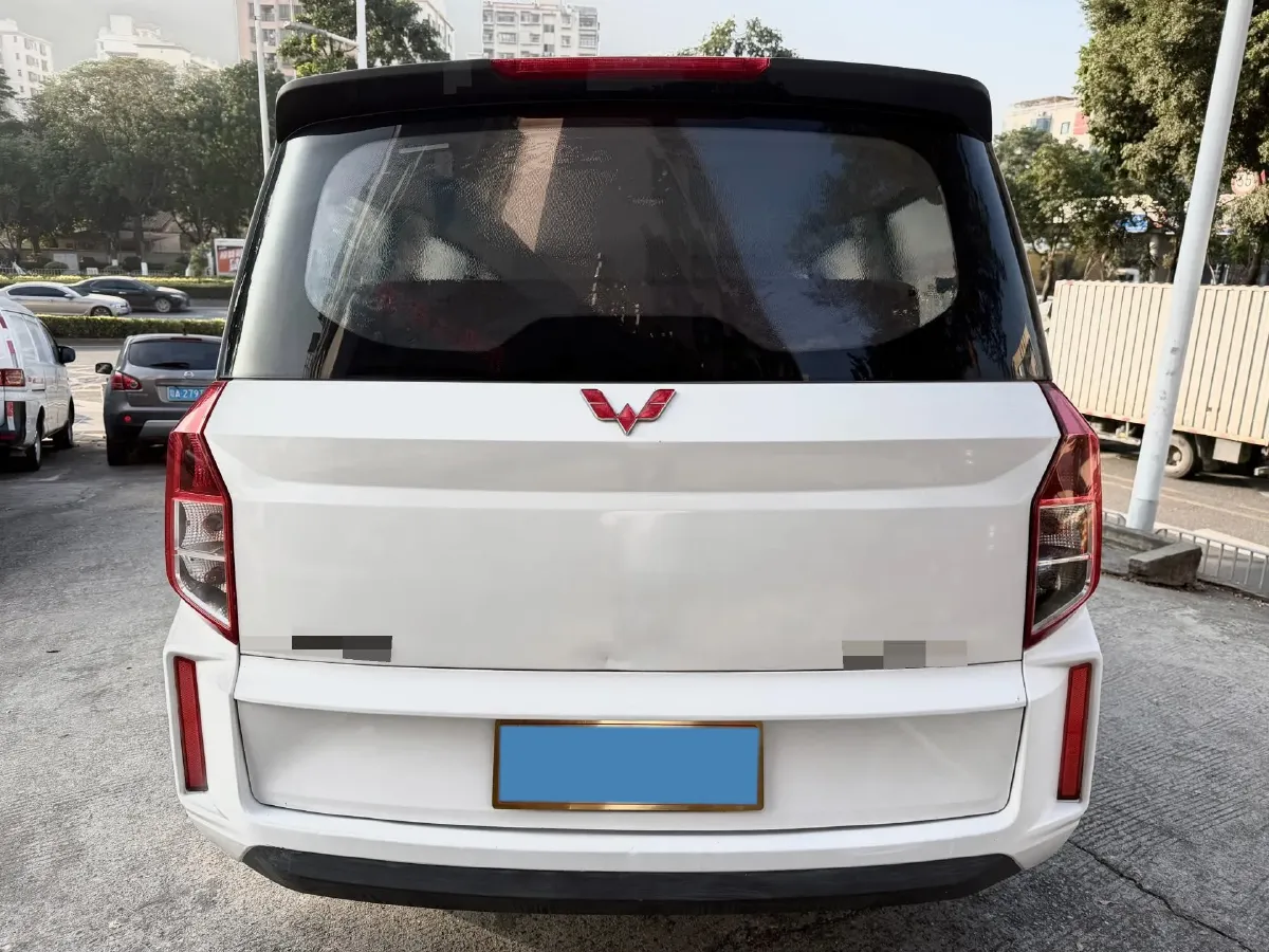 2020 BaoJun RC-5 1.5L 99HP L4 6MT,autocango,china used car exporter,china ev exporter,chinese used car exporter,chinese used ev exporter