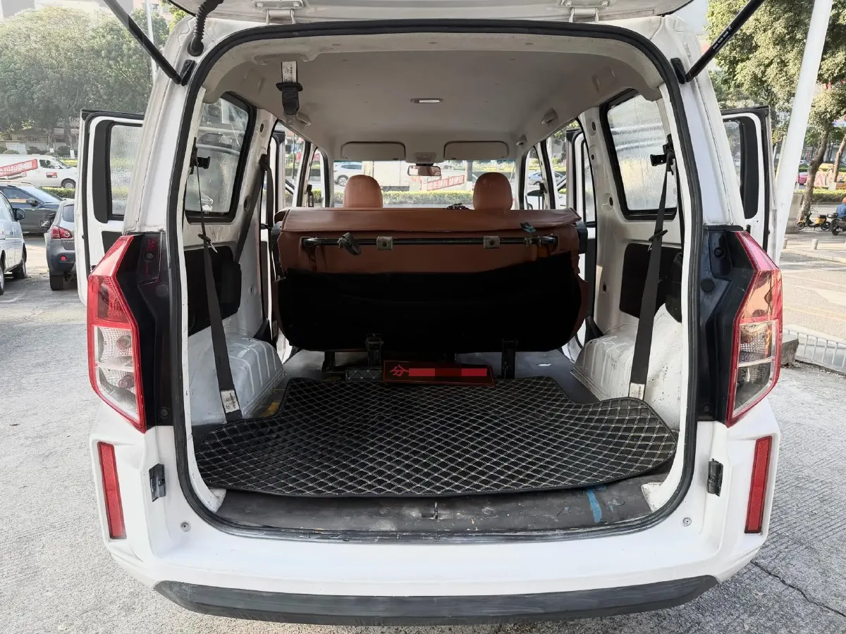 2020 BaoJun RC-5 1.5L 99HP L4 6MT,autocango,china used car exporter,china ev exporter,chinese used car exporter,chinese used ev exporter