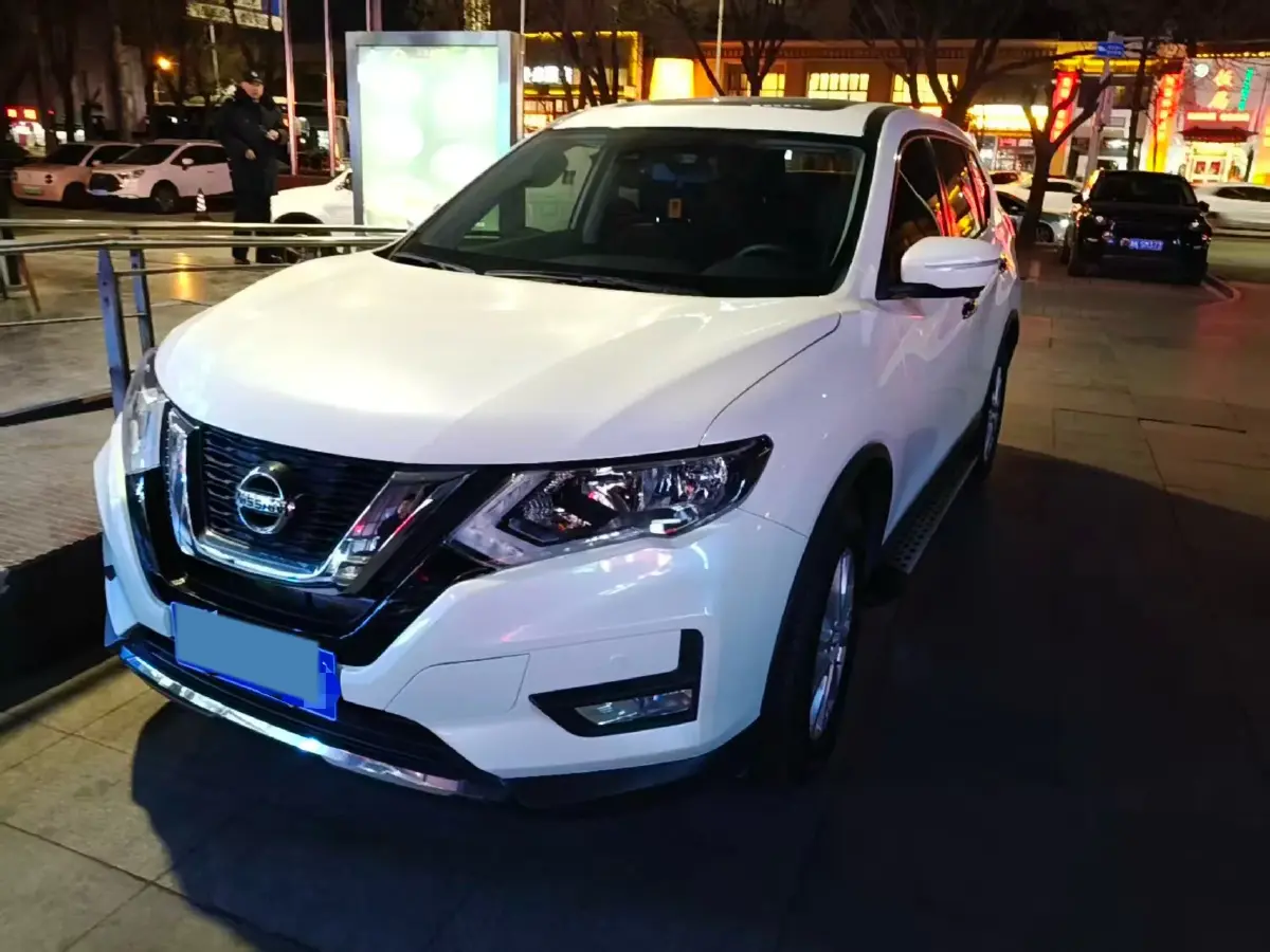 2022 Nissan X-Trail 2.0L 151HP L4 CVT