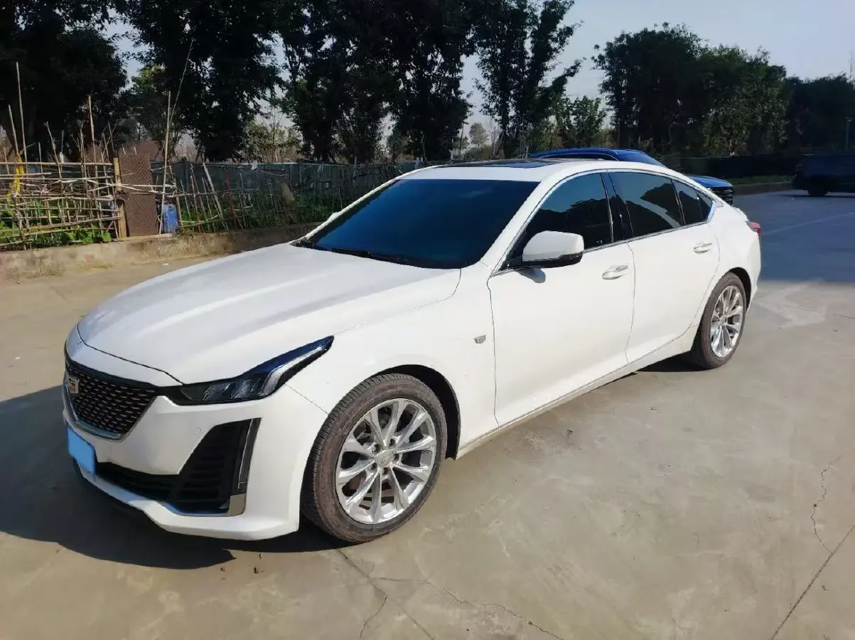 2022 Cadillac CT5 2.0T 237HP L4 10AT