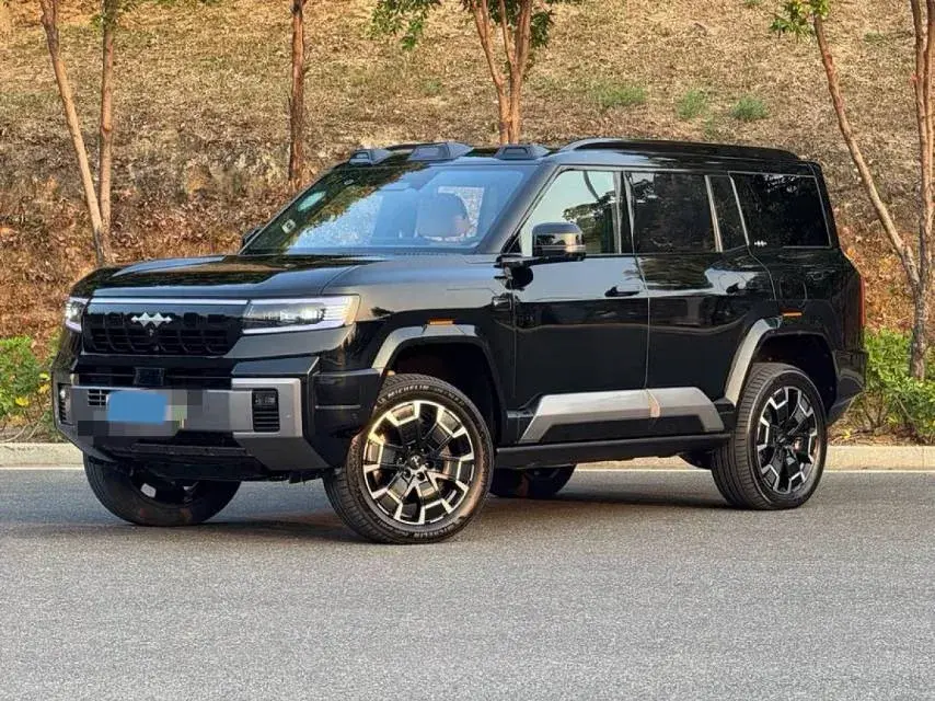 2025 FangChengBao Bao 8 2.0T 245HP L4 E-CVT PHEV 36.8KWH