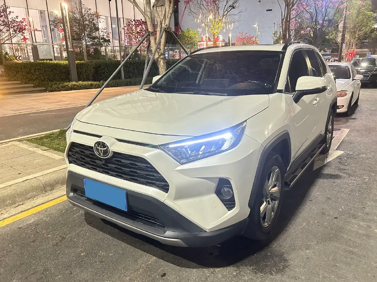 2020 Toyota RAV4 2.0L 171HP L4 CVT